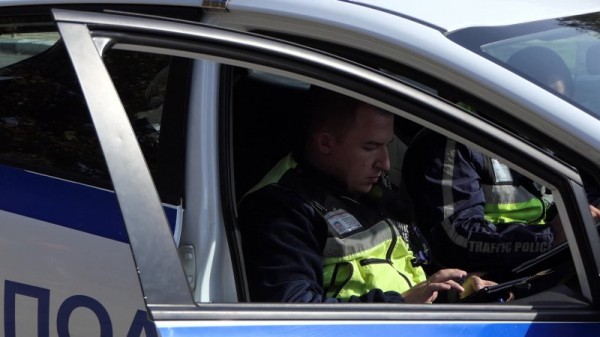 Арестуваха надрусан шофьор с чужди регистрационни номера на колата / Новини от Казанлък