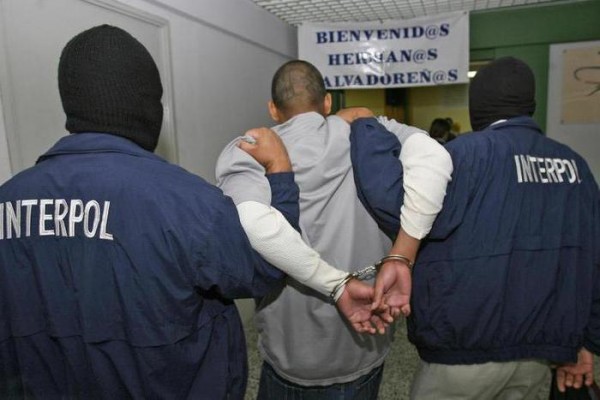 Задържаха издирван от Интерпол павелбанец, осъден на доживотен затвор в Турция  / Новини от Казанлък