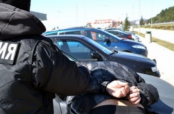 Двама автокрадци нощуваха в казанлъшкия арест  / Новини от Казанлък