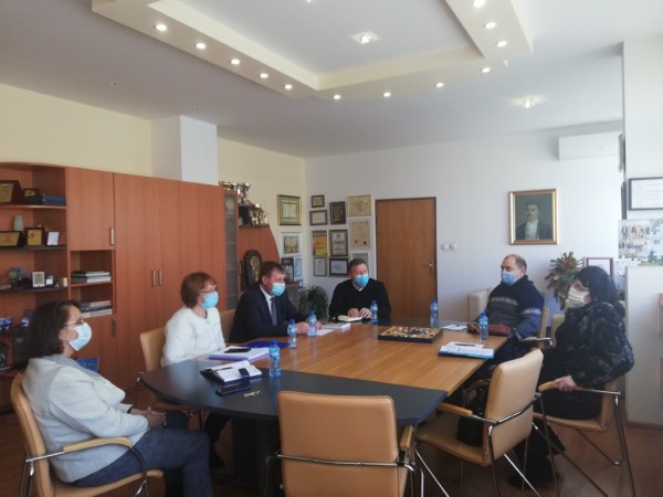 Кметът и нейният екип се срещнаха с регионалните синдикални лидери / Новини от Казанлък