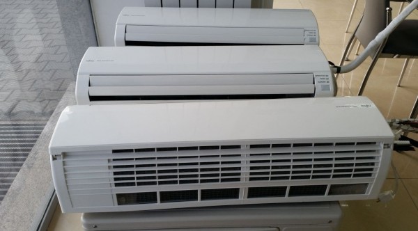 Задигнаха неработещи климатици от казанлъшко училище / Новини от Казанлък