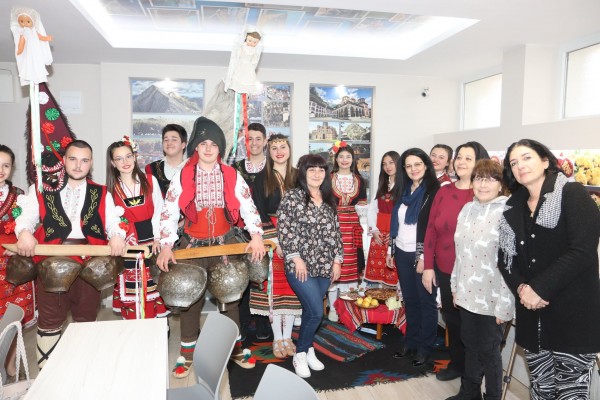 Училища от Варна гостуваха на ПГЛПТ / Новини от Казанлък