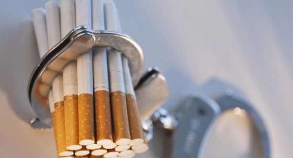 Над 2000 къса цигари без бандерол иззеха полицаи при проверка / Новини от Казанлък