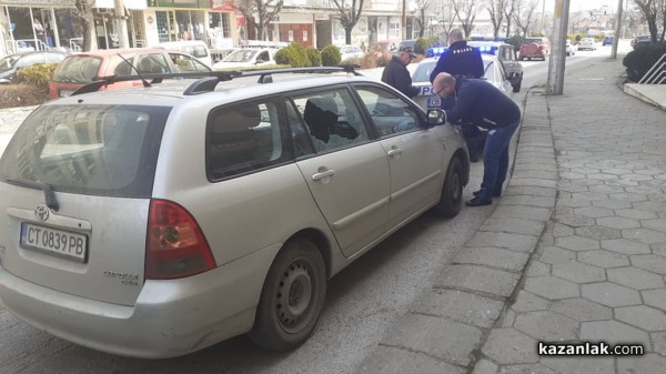 Задържаха 16-годишен за стрелбата по автомобил в центъра  / Новини от Казанлък