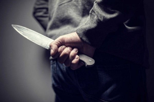 73-годишен заплаши с нож и ограби възрастна жена / Новини от Казанлък