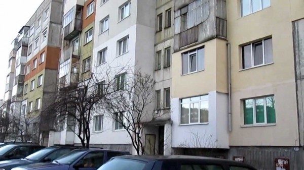 Обирджии отмъкнаха пари и телевизори от апартамент в Казанлък / Новини от Казанлък
