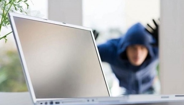Компютър и лаптоп откраднаха от къща в Крън  / Новини от Казанлък
