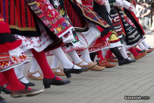 Читалището в Шейново организира фолклорен фестивал за народни песни и танци / Новини от Казанлък