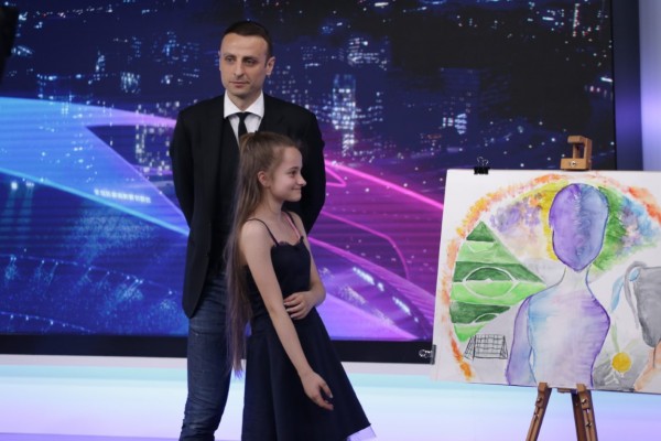 Художничката Фая гостува в ефира на bTV Action с Димитър Бербатов / Новини от Казанлък