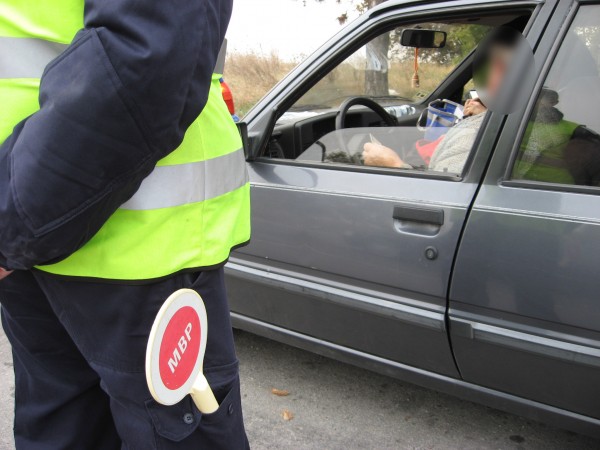 Шофьор без книжка подхвърли 130 лв. рушвет на Полицията / Новини от Казанлък