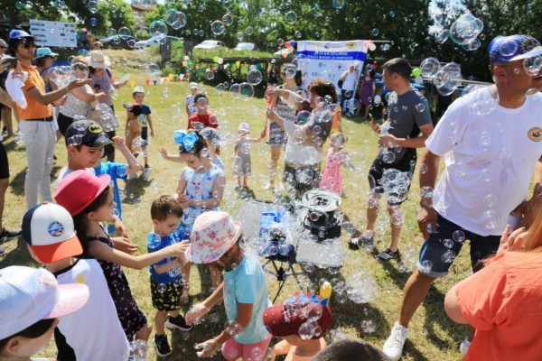 Детски празник зарадва над 200 малчугани край Язовира / Новини от Казанлък
