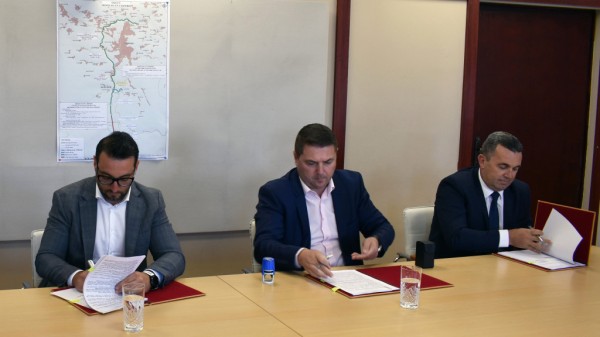 Подписаха договорите за строителство на тунела под Шипка / Новини от Казанлък