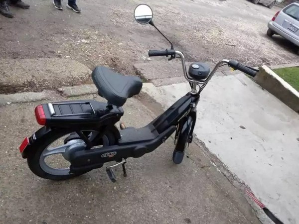 Мъж подкара нерегистриран мотопед, хванаха го / Новини от Казанлък