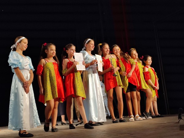 Близо 200 деца се включиха в VIII-я национален фестивал „Пусть всегда будет сонце” / Новини от Казанлък