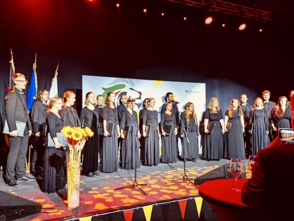 Хоров концерт с международно участие посреща Галерията / Новини от Казанлък