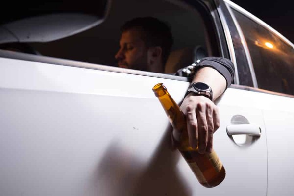 Шофьор, пиян и без книжка, прекара ден в ареста / Новини от Казанлък