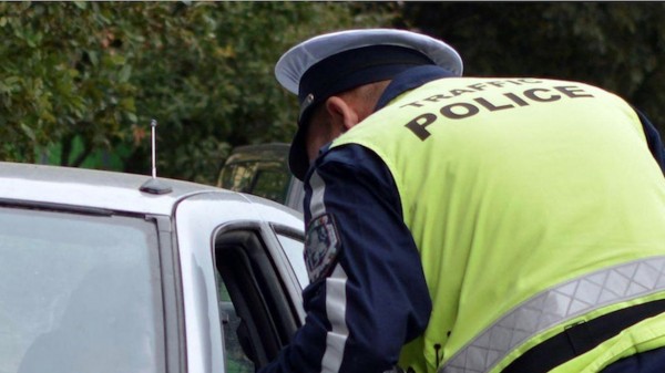 Спипаха 55-годишен шофьор с нерегистриран автомобил в Шейново / Новини от Казанлък