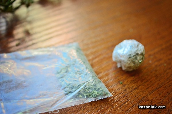 Спипаха младеж в Копринка с почти 3 грама марихуана / Новини от Казанлък