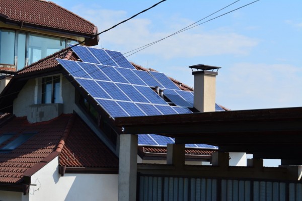 Стартира програмата за финансиране на домакинства за изграждане на соларни и фотоволтаични системи / Новини от Казанлък
