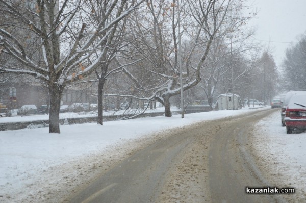 АПИ: Шофьорите да тръгват към Западна и Южна България с подготвени за зимата автомобили / Новини от Казанлък