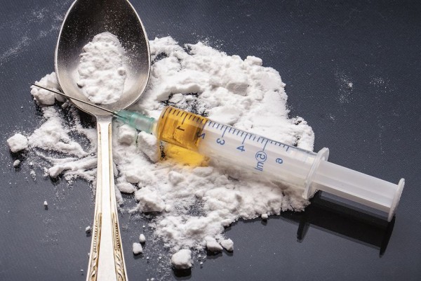 Акция на Полицията откри кокаин и марихуана в дома на 25-годишен мъж / Новини от Казанлък