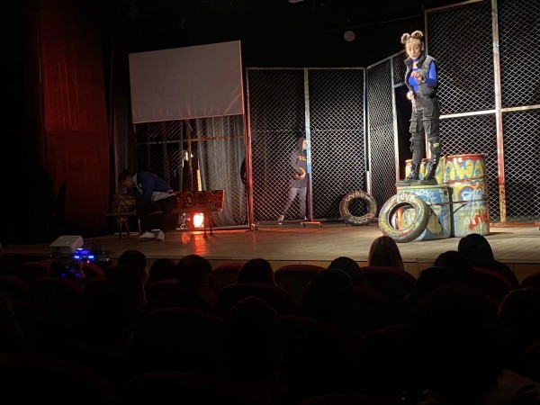 “Даскалото е COOL“ събра десетки ученици пред театралната сцена в Казанлък / Новини от Казанлък