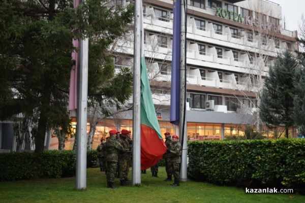 С издигане на националния флаг тържествата за 3 март започнаха в Казанлък / Новини от Казанлък