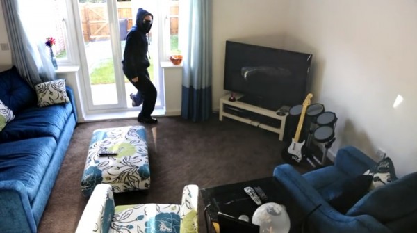 Крадци отмъкнаха телевизор от имот в Казанлък  / Новини от Казанлък