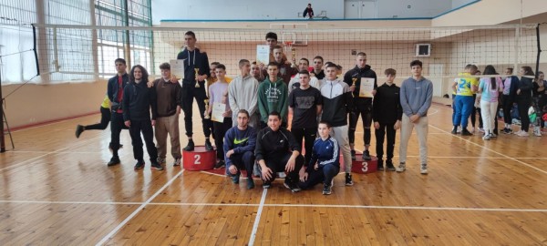 Финали и награждаване на Общинското първенство по волейбол за учебната 2022/2023 г. / Новини от Казанлък