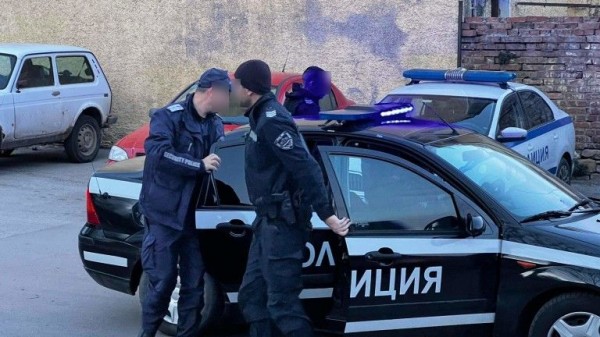 От една до три години и глоба грозят полицая, хванат пиян на дежурство в Казанлък   / Новини от Казанлък