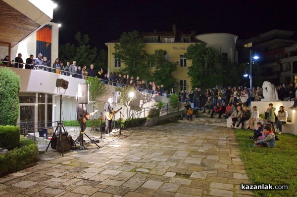 Пъстрата програма за „Нощта на музеите“ предизвика голям интерес и събра стотици посетители в Казанлък / Новини от Казанлък