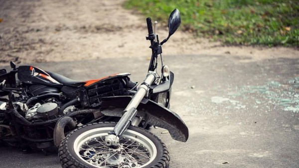 Катастрофа между кола и мотоциклет в района на с.Змейово се размина без пострадали  / Новини от Казанлък