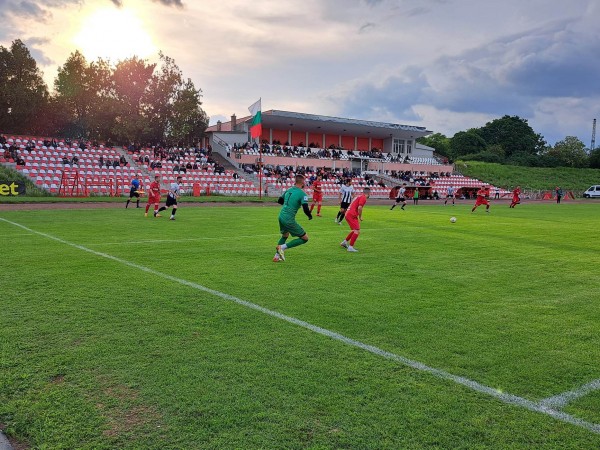 Първенството по футбол в Трета лига – Югоизточна група ще бъде подновено на 5 и 6 август / Новини от Казанлък