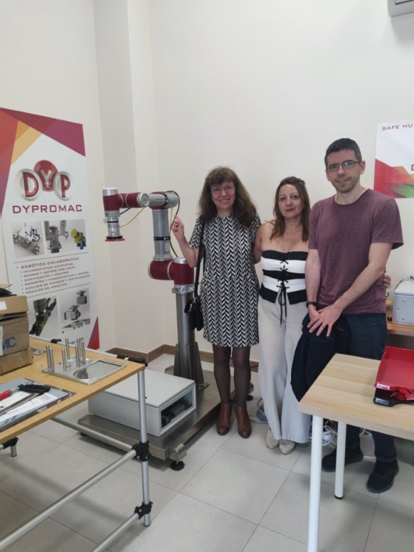Колаборативна роботика в Севиля с „Еразъм+“ стартира в ИКТ Център / Новини от Казанлък