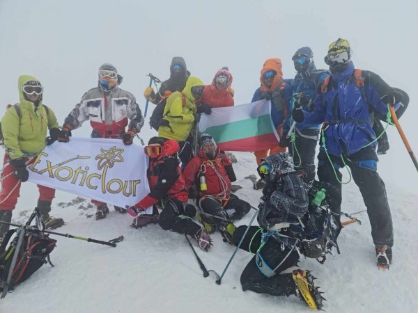 Българи изкачиха връх Елбрус / Новини от Казанлък