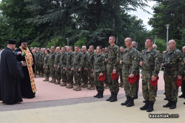 С тържествен ритуал в парк “Розариум“ бе посрещнат българския военен контингент, участвал в операция на ЕС в Босна и Херцеговина / Новини от Казанлък
