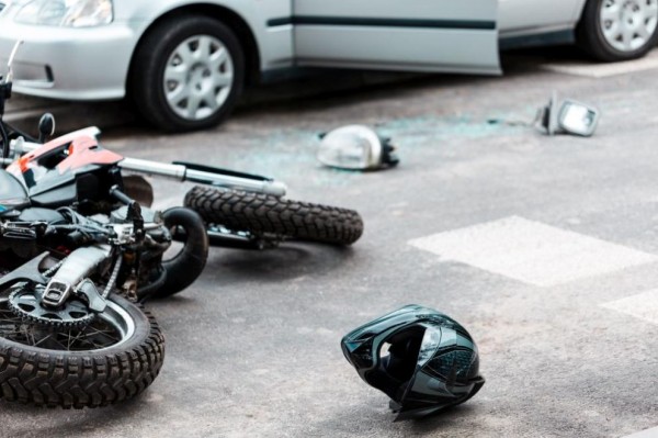 Три автомобила и мотоциклет катастрофираха след разклона за Горно Сахране / Новини от Казанлък