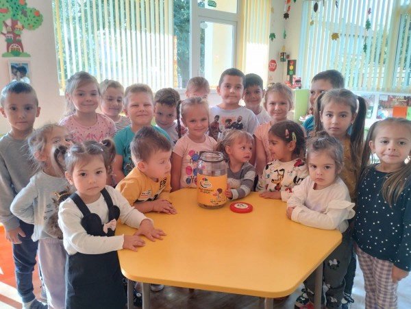 Три детски градини от Казанлък събират “Жълти стотинки“ с кауза  / Новини от Казанлък