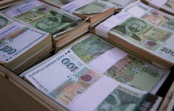Разследват кражба на пари от магазин в Казанлък  / Новини от Казанлък
