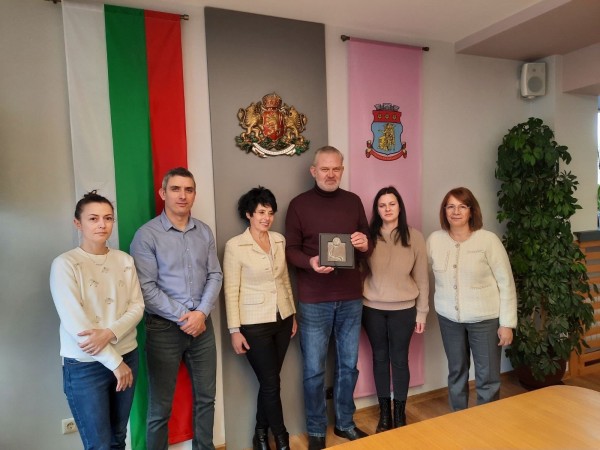 Кметът с благодарност към екипа на проекта: “Светът на траките” / Новини от Казанлък