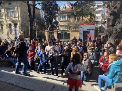 Над 120 души се включиха в тематична пешеходна обиколка в Казанлък / Новини от Казанлък