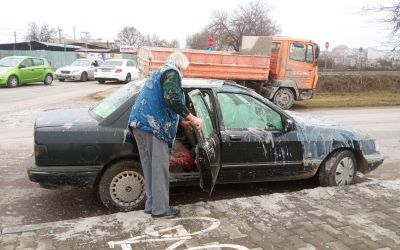 Катастрофа между камион и автомобил / Новини от Казанлък