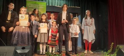 Отличиха талантите в Третия Националния детски конкурс “С България в сърцето“ / Новини от Казанлък