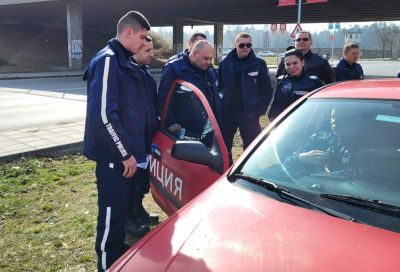Полицаи се обучаваха в Казанлък за работа с различни технически средства за пътен контрол / Новини от Казанлък