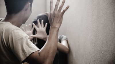 Тъща подаде сигнал на 112 за домашно насилие над дъщеря ѝ / Новини от Казанлък