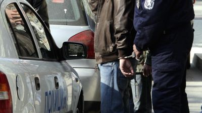 Арестуваха 52-годишен мъж за непристойни действия в Казанлък  / Новини от Казанлък