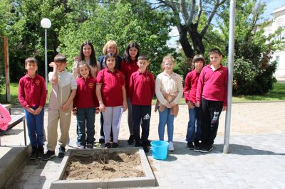Пролетните празници в ОУ „Мати Болгария“ стартираха в Деня на Земята / Новини от Казанлък