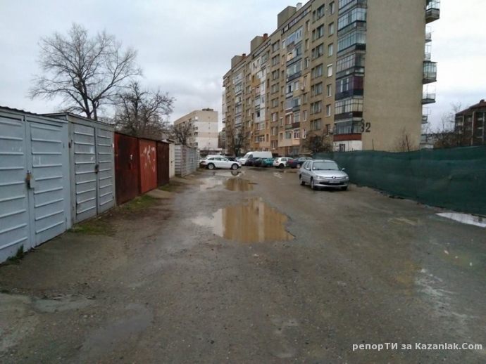 Разбит асфалт до бл.32 в кв. В.Левски