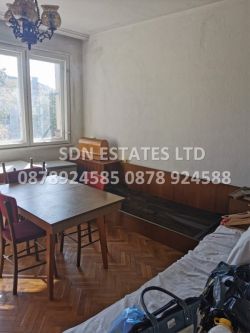 Продава четиристаен апартамент в центъра на гр. Стара Загора